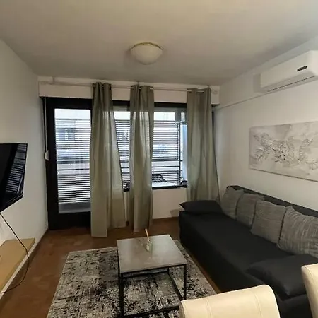 Iva Apartmán *