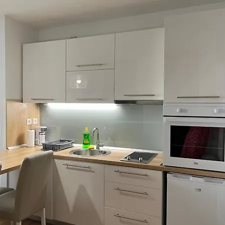 Iva Apartmán *